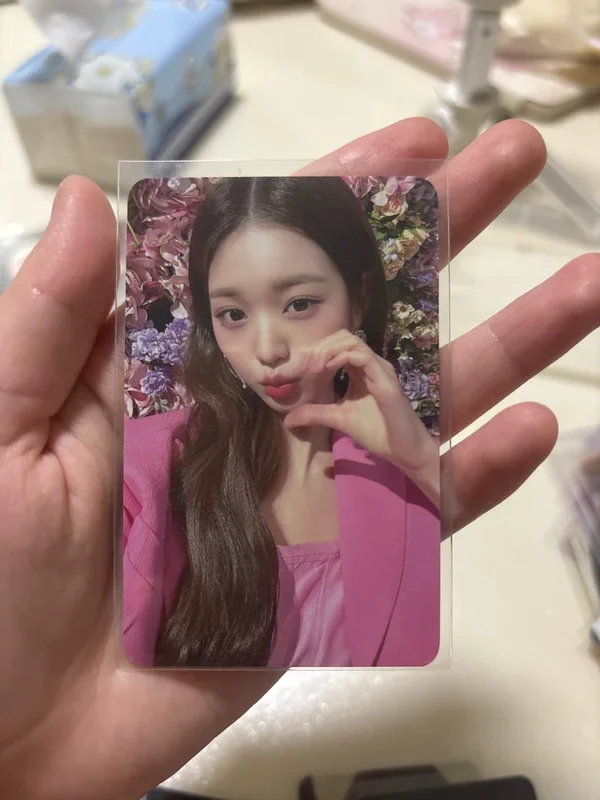IVE THE FIRST FAN CONCERT The Prom Queens RANDOM PHOTOCARD PACK Wonyoung