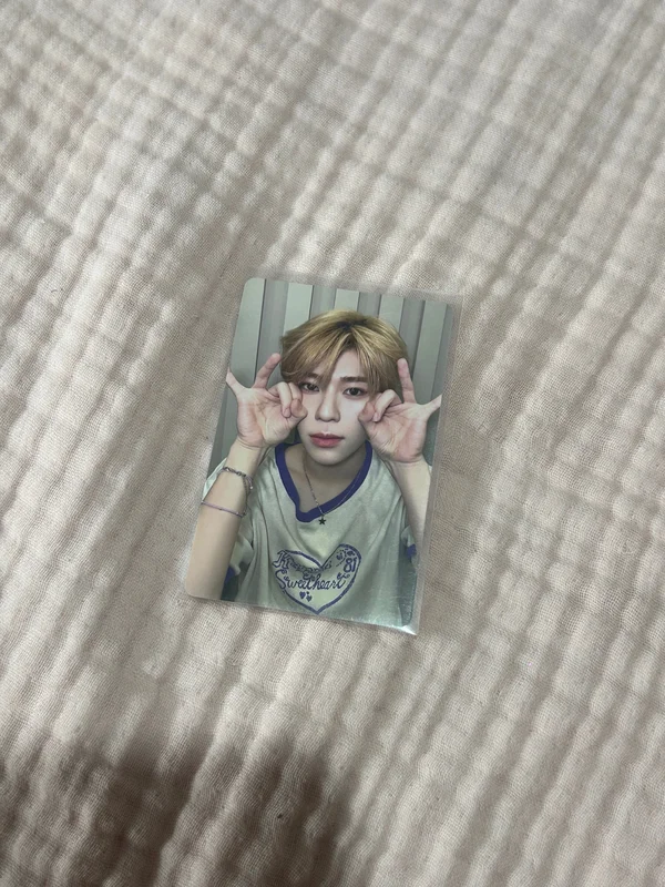 2025 SEASON'S GREETINGS RANDOM TRADING CARD [B ver.]