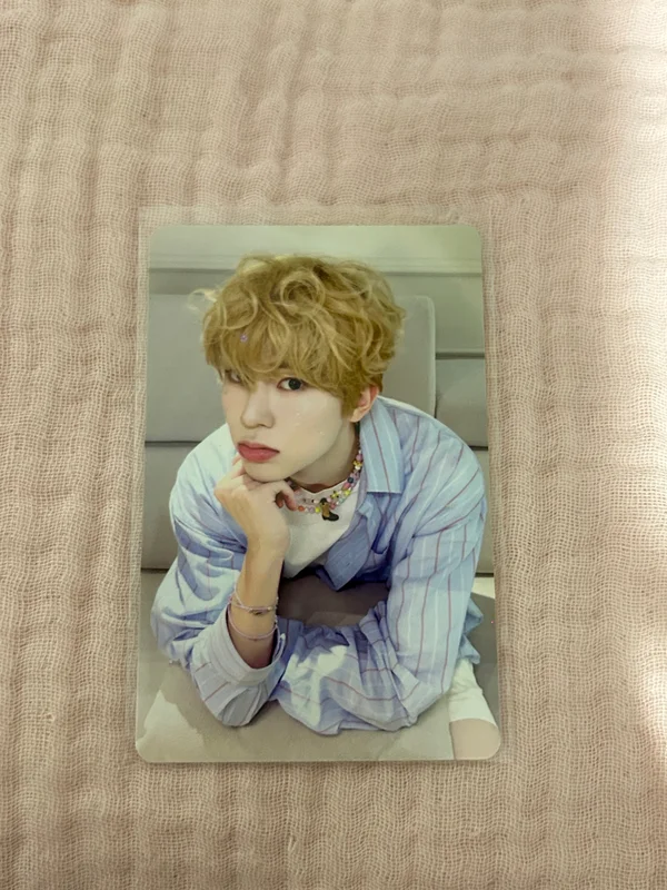 2025 SEASON'S GREETINGS RANDOM TRADING CARD [A ver.]