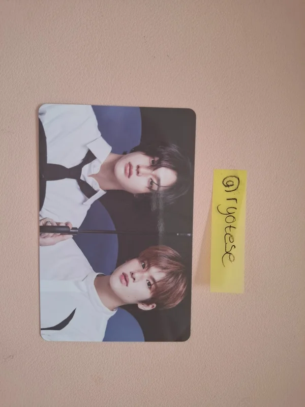 2025 SEASON'S GREETINGS RANDOM TRADING CARD