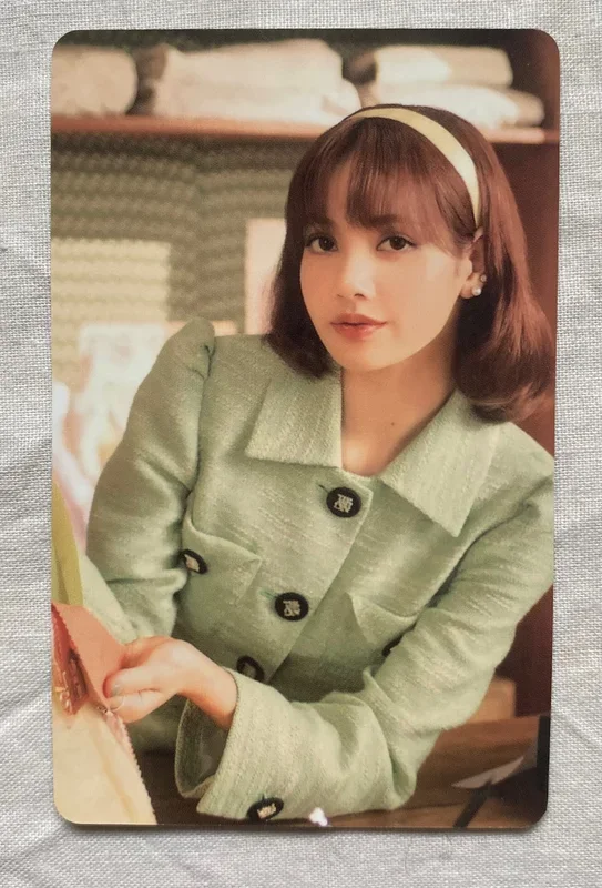 BLACKPINK THE GAME Designer Collection 06 Photocard - LISA - Official - Mint