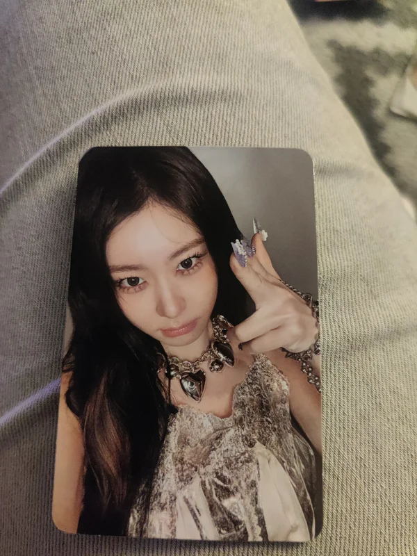 TUNNEL VISION Photobook Ver. B
