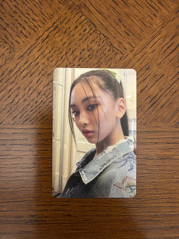 New Jeans Bluebook ver. NEWJEANS VER.