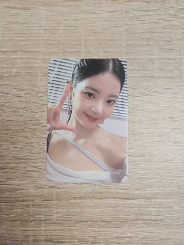 CHESHIRE LIMITED EDITION Lia