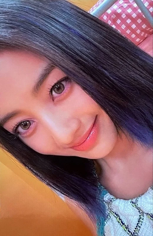 Jihyo BETWEEN 1&2