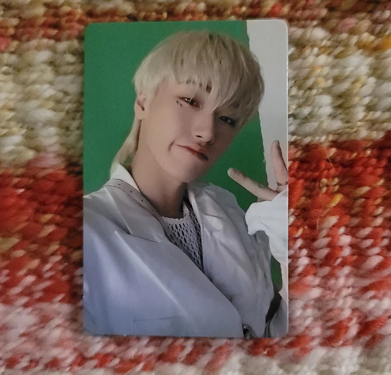 THE WORLD EP.1 : MOVEMENT DIGIPAK VER. hello82