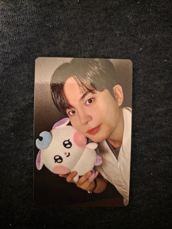 Press, Start! Enter the MIGHTEEZ POP-UP RANDOM TRADING CARD SET