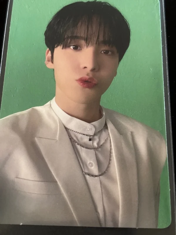 THE WORLD EP.1 : MOVEMENT DIGIPAK VER. hello82