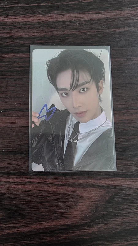 NEVER SAY NEVER LENTICULAR KEYRING Ver.