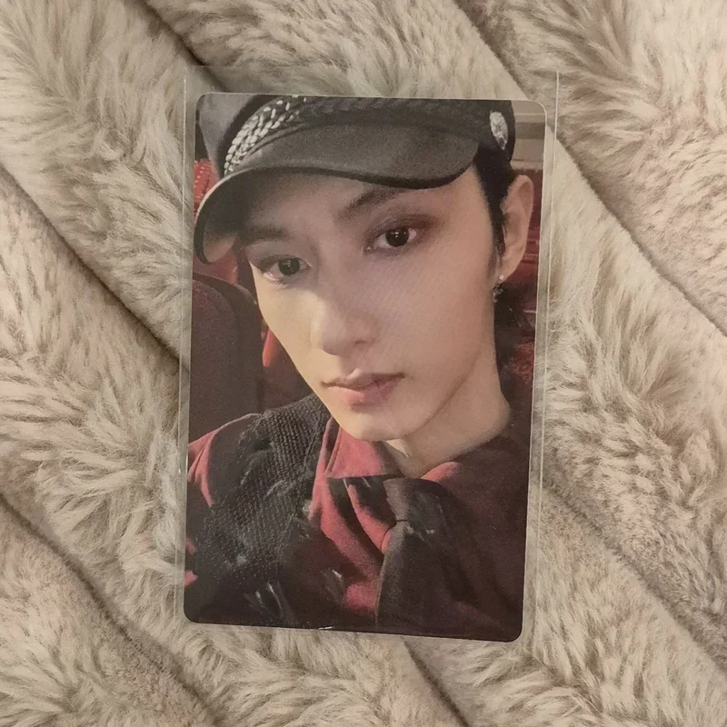 17 IS RIGHT HERE (Deluxe ver.)