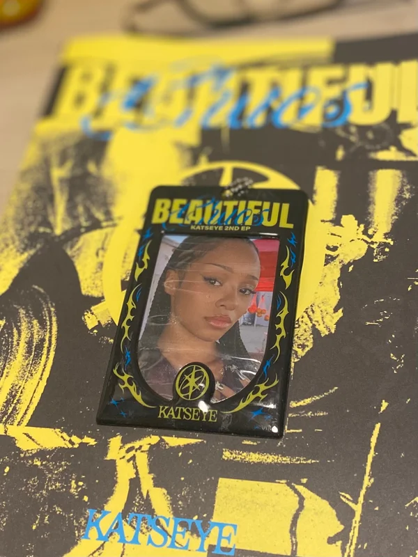 BEAUTIFUL CHAOS PHOTOCARD SET