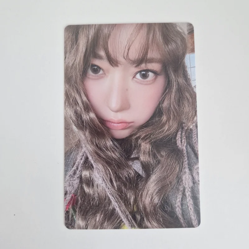 LE SSERAFIM HOT Tanned Guaiac Sakura album photocard