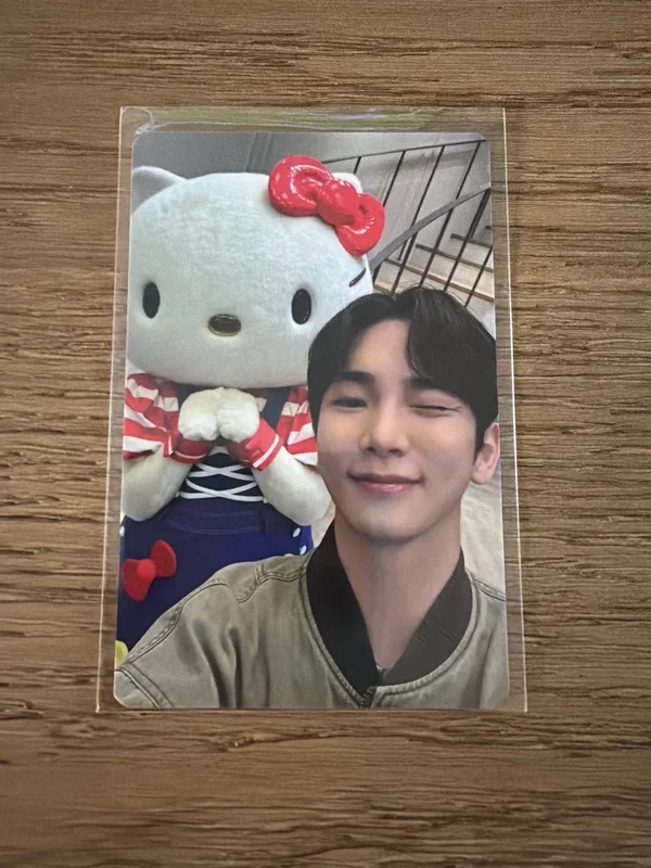 Where is KEY? with HELLO KITTY POP-UP STORE REWARD