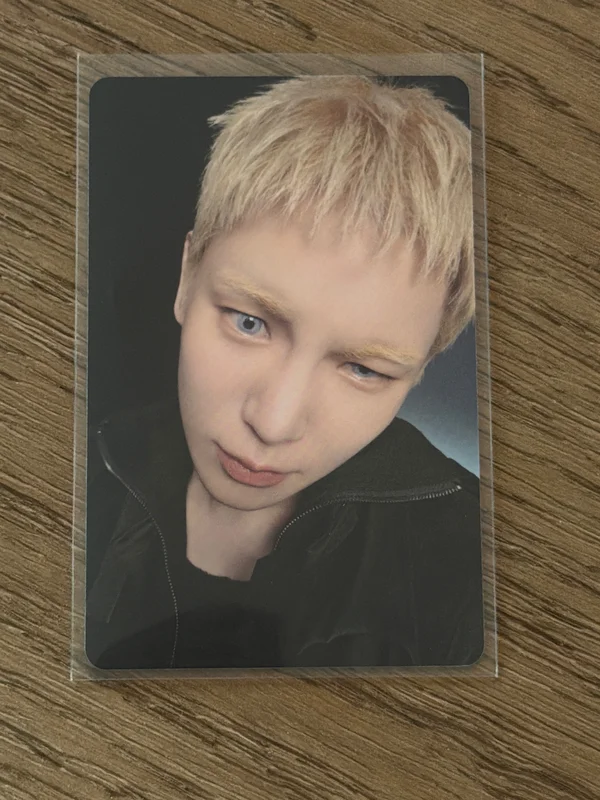 - The Trilogy I - 2026 SHINee WORLD VIII : [THE INVERT] RANDOM TRADING CARD SET
