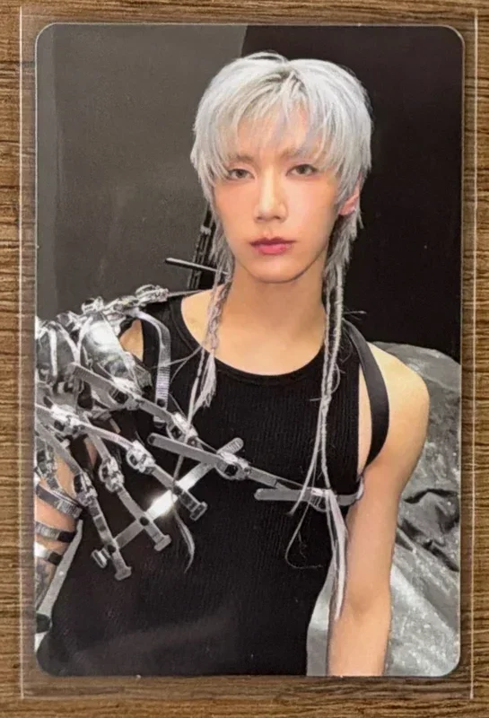 STUNNER RANDOM TRADING CARD