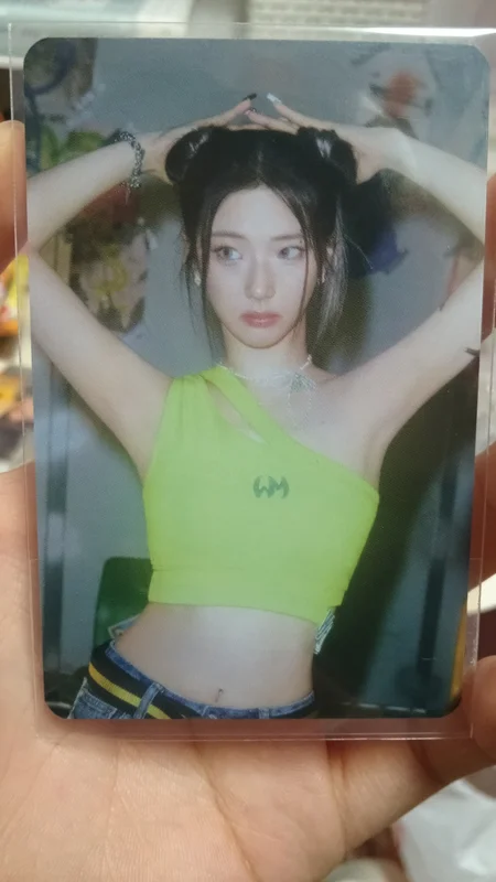 DRIP POP-UP STORE TRADING PHOTOCARD