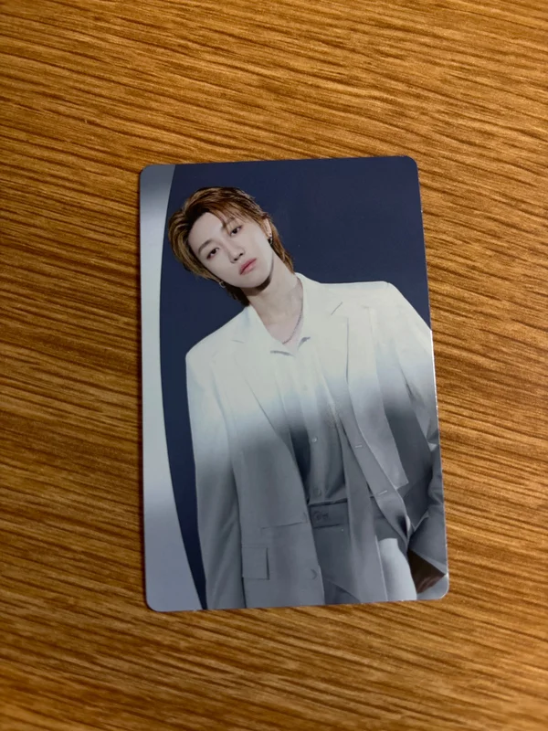 SEVENTEEN WORLD TOUR [NEW_] Trading Card Set
