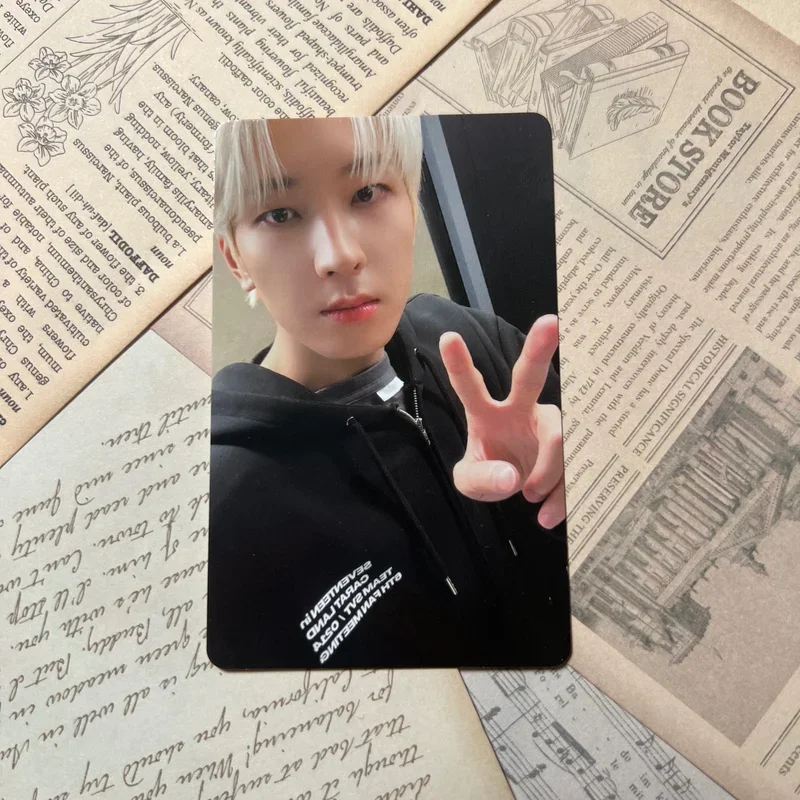 2022 SEVENTEEN in CARAT LAND MEMORY BOOK+ DIGITAL CODE