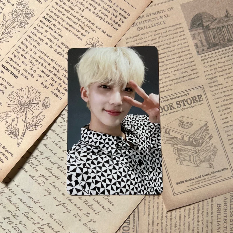 2021 SEVENTEEN in CARAT LAND MEMORY BOOK+ DIGITAL CODE