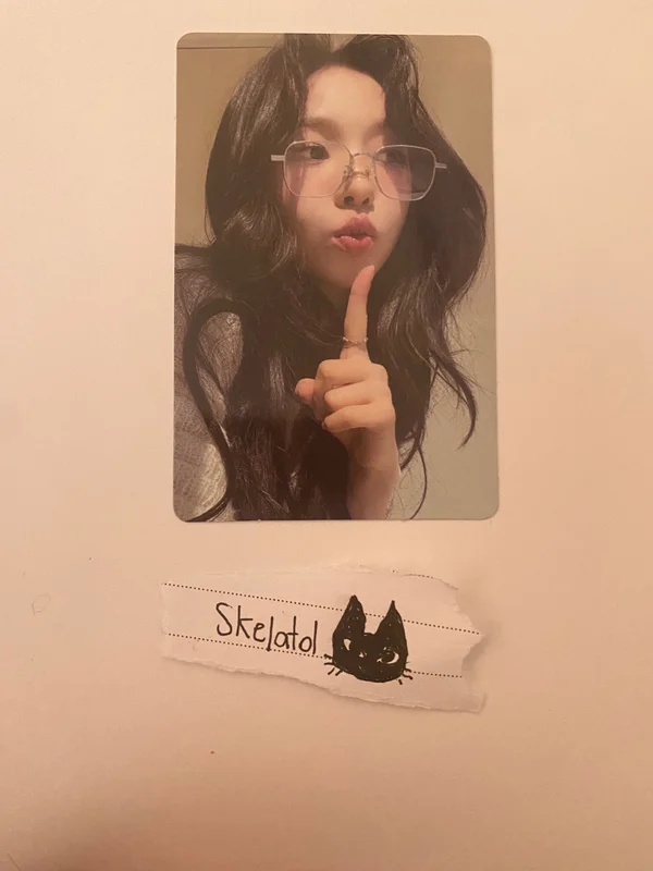 KARINA ARTIST BIRTHDAY POUCH PACK