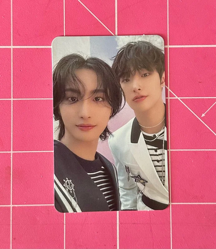 ATEEZ X ANITEEZ ANITEEZ IN ILLUSION RANDOM TRADING CARD SET