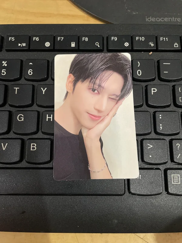 ATEEZ 8ROOM RANDOM PHOTOCARD PACK ver.B Wooyoung