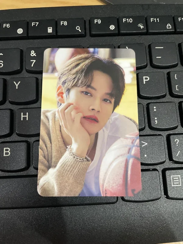 Lee Know Stray Kids 2021 Seasons Greeting