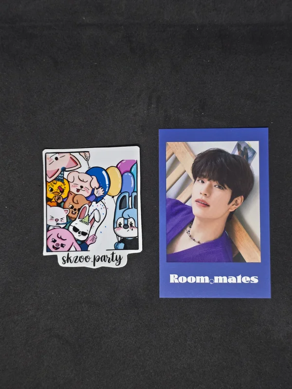 2022 SEASON'S GREETINGS Room,mates