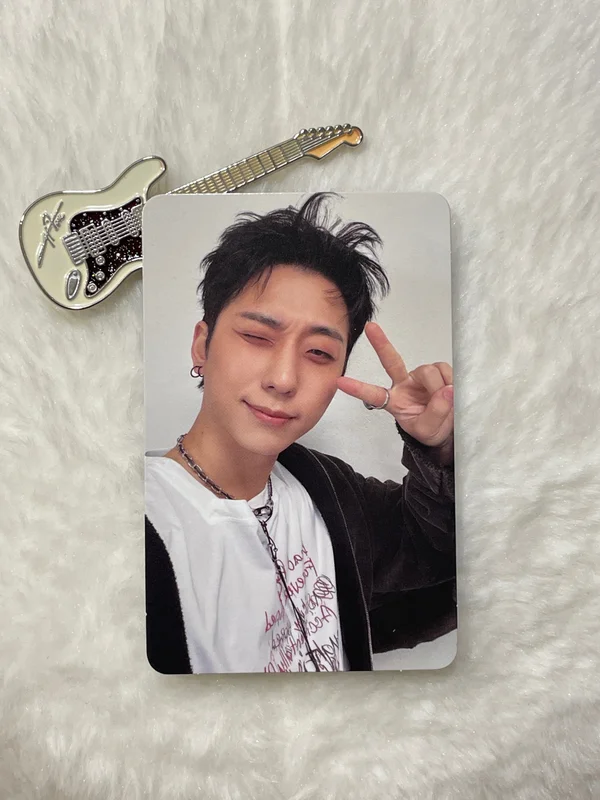 DEAD AND Photobook ver. Boy in Chic ver.