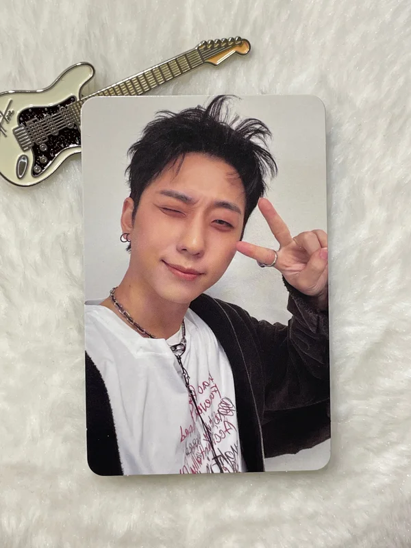 DEAD AND Photobook ver. Boy in Chic ver.