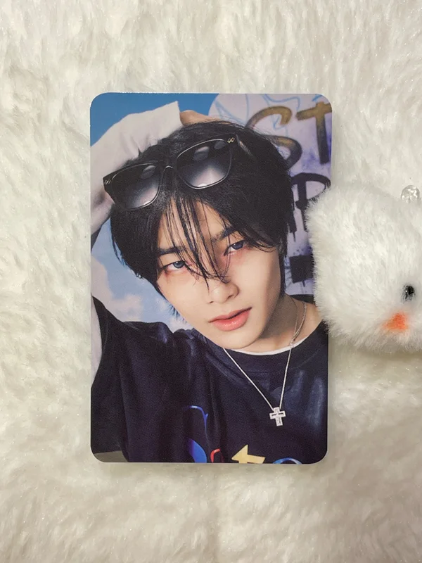 Stray Kids World Tour dominATE : celebrATE PHOTOCARD HOLDER