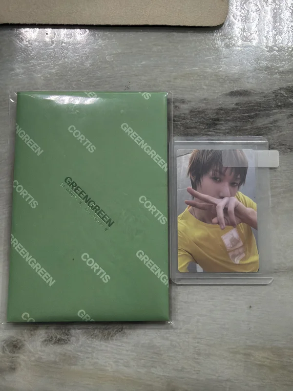 GREENGREEN Weverse Albums ver. Portrait B ver.
