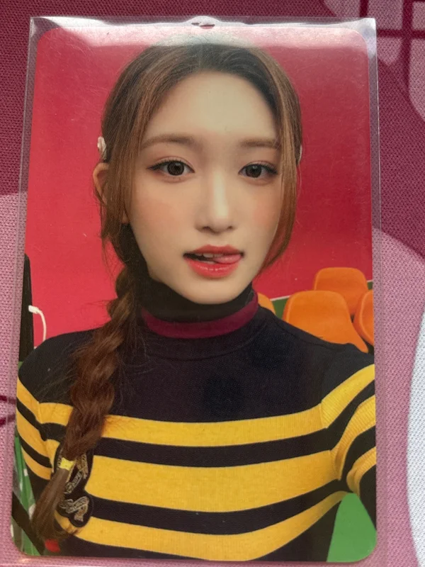 2023 SEASON'S GREETINGS : READY, GET SET, IVE!