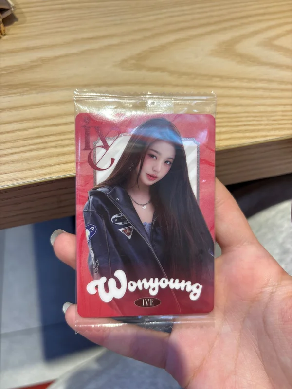 IVE FROM STARSHIP ENTERTAINMENT WITH AMUSE WAFERS 2