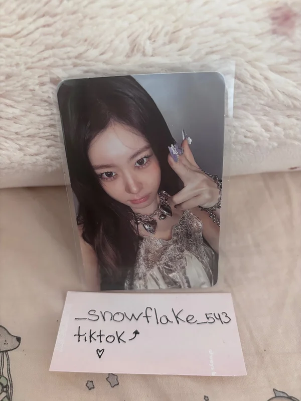 TUNNEL VISION Photobook Ver. B