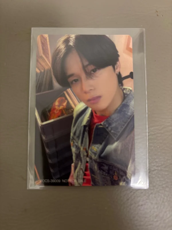 First Howling : ME SOLO JACKET LIMITED EDITION