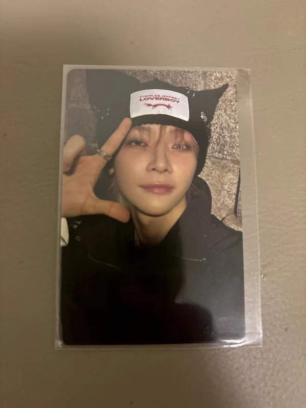 First Howling : NOW LIMITED EDITION A