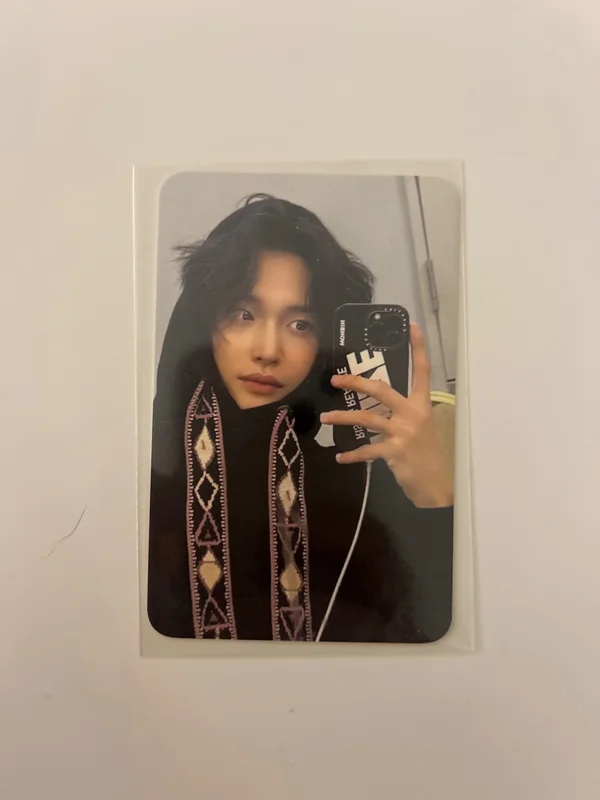 Get A Guitar ACRYLIC KEY RING + PHOTO CARD SET