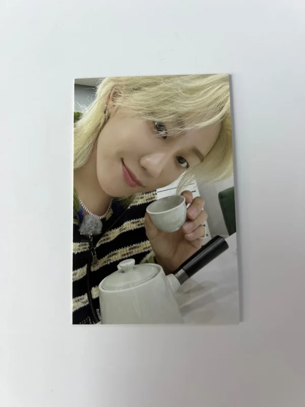 Artist-Made Collection by SEVENTEEN Season 2. TEA 8 TIME SET