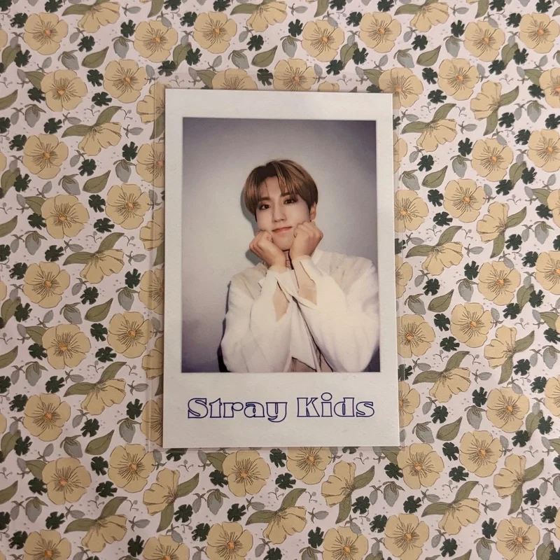 2022 SEASON'S GREETINGS Room,mates