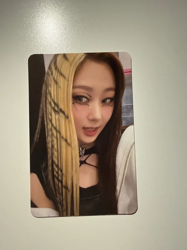 Girls Digipack Ver.
