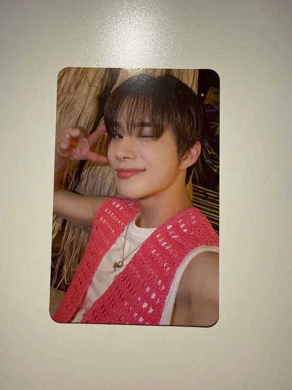 2 Baddies Photobook Ver. US ver.