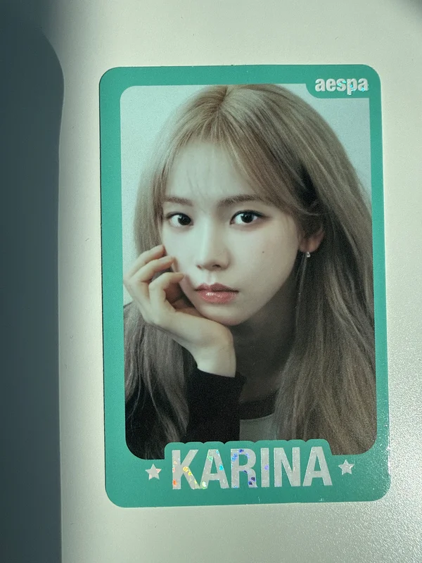 MY WORLD TRADING CARD SET D