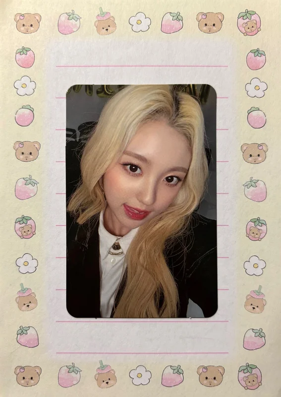 Yeseo 1st Anniv Random PC