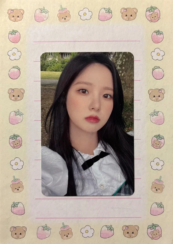 Yujin Dazzling Girls in London Holder PC