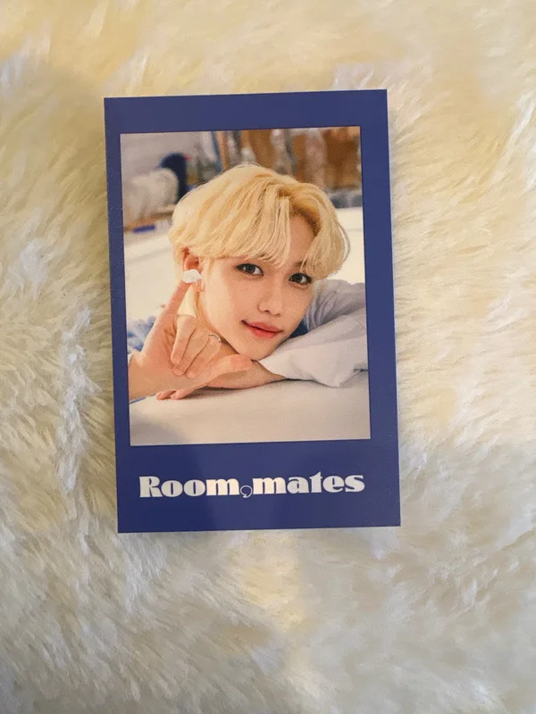 2022 SEASON'S GREETINGS Room,mates