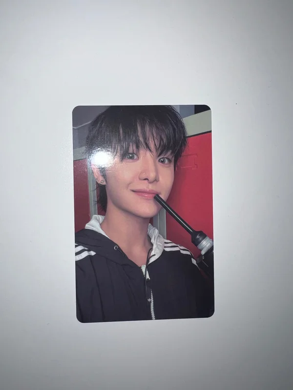 TREASURE 2025 SEASONS GREETINGS