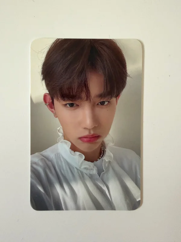 THE MOVING SEOUL MINI L-HOLDER SET WHITE ver.