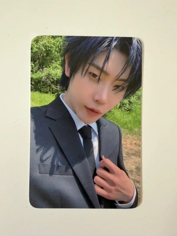 Snowy Summer POP-UP STORE RANDOM TRADING CARD