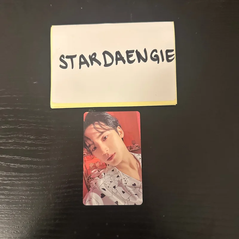 SEVENTEEN 2023 SEASON'S GREETINGS